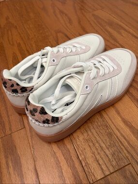 Lucky Step White Lace-Up Sneakers with Leopard Heel Accent Size 11